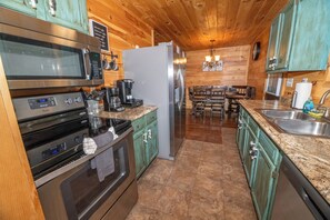 Fridge, microwave, oven, stovetop - *Tranquil 3BD Cabin w/ HOT TUB! Fire Pit + Games!* (Sevierville)