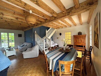 Belle Landaise between ocean and lake