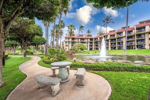 Exterior - Serene Maui Haven: Island-Chic Comfort, Best Location (Kihei)