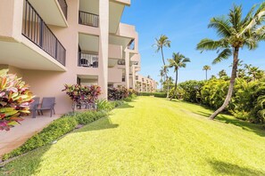 Property grounds - Spacious Ground Floor Condo Near Kamaole Beach III in Kihei 6-107 (Kihei)