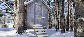 Unique Waitsfield house, minutes to the slopes and dog friendly!