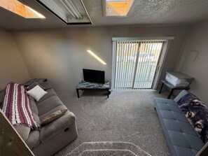 Televisor intel·ligent i llar de foc 