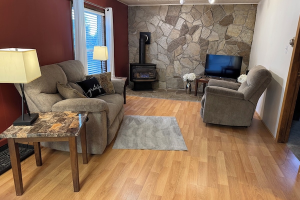 Smart TV, fireplace