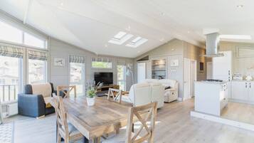 TV connectée, lecteur de DVD, livres, vidéothÚque