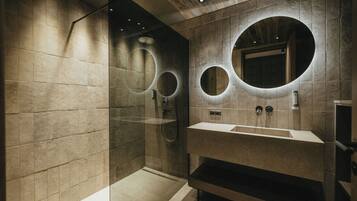 Premium-Apartment, Bergblick | Hochwertige Bettwaren, Betten mit Memory-Foam-Matratzen, Zimmersafe