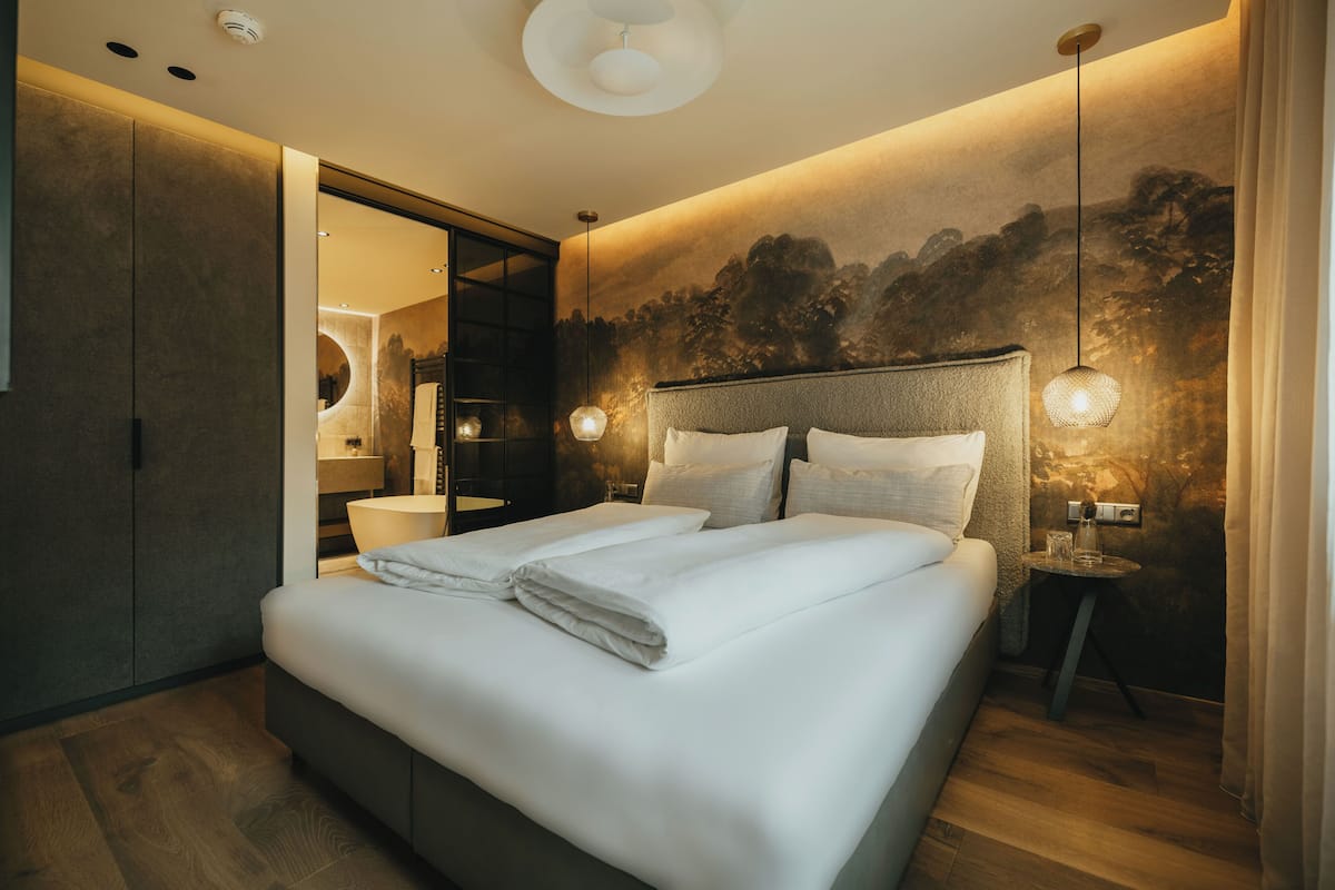 Premium Apartment | 2 bedrooms, premium bedding, memory foam beds, in-room safe
