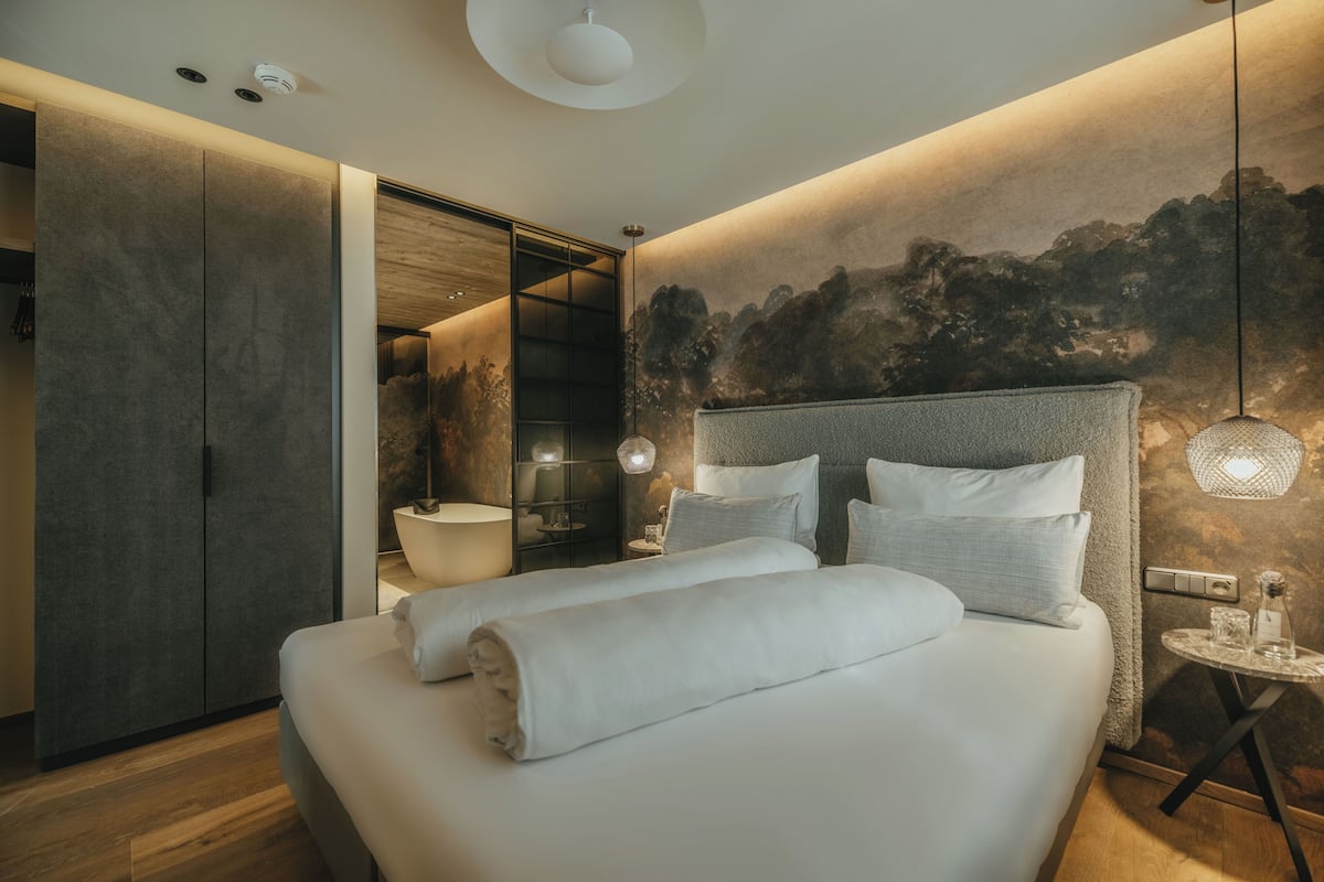 Premium Apartment | 2 bedrooms, premium bedding, memory foam beds, in-room safe