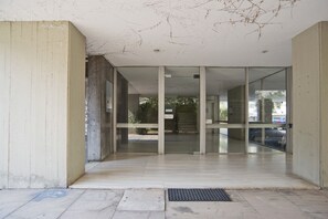 Exterior detail - Belle Helene Luxury, Fully Reno, Athenian Riviera (Alimos)