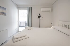 1 bedroom, iron/ironing board, WiFi, bed sheets - Belle Helene Luxury, Fully Reno, Athenian Riviera (Alimos)