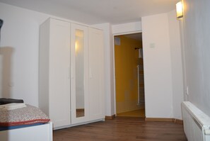 1 bedroom, iron/ironing board, WiFi, bed sheets