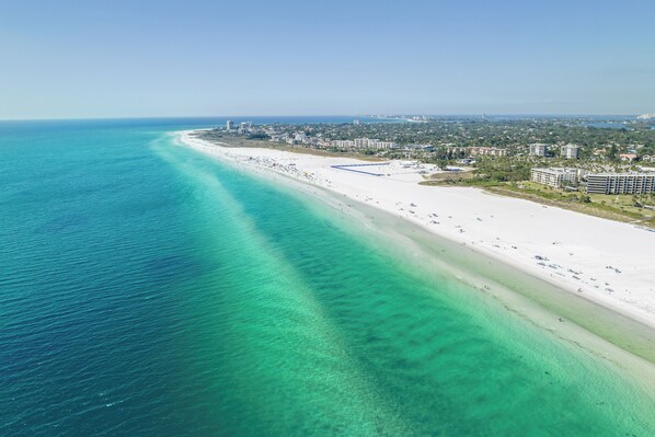 On the beach - Relaxing Condo on Siesta Key with Pool Access and Beach Views! (Siesta Key)