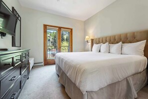 2 bedrooms, iron/ironing board, travel cot, WiFi - The Charter at Beaver Creek E2305 (Beaver Creek)