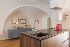 Apartment | Private kitchen | Fridge, oven, stovetop, dishwasher - Santo Stefano Elegant Apartment (Bologna)