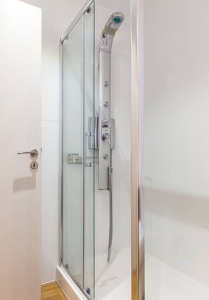 Apartment - Elegance in Vouliagmeni (Vari-Voula-Vouliagmeni)
