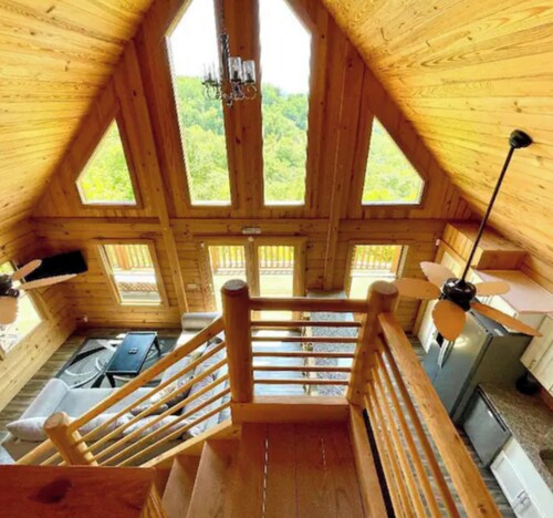 Dale Hollow Lakeview Getaway Log Cabin•3 Bedroom•2.5 Baths•Scenic View•Game Room