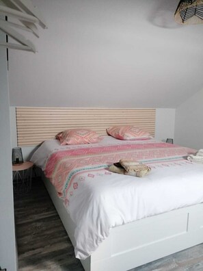 1 soverom, strykejern/-brett, wi-fi (inkludert) og sengetøy