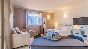 Apartamento, vistas al lago | Comedor