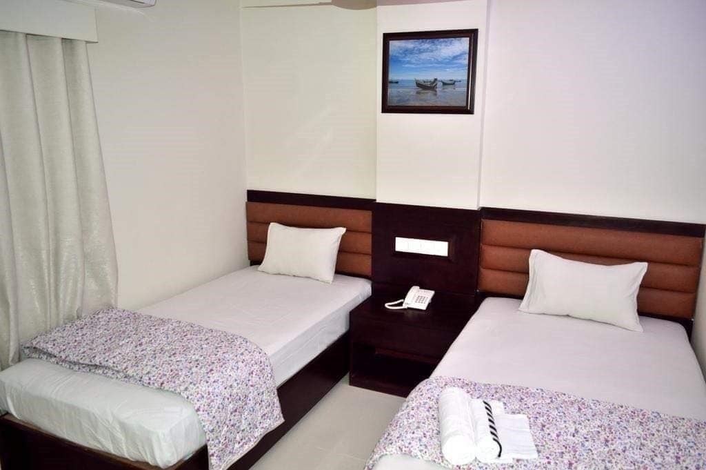 Deluxe Twin Room | Meja, ruang kerja komputer riba, Wi-fi percuma, cadar katil 