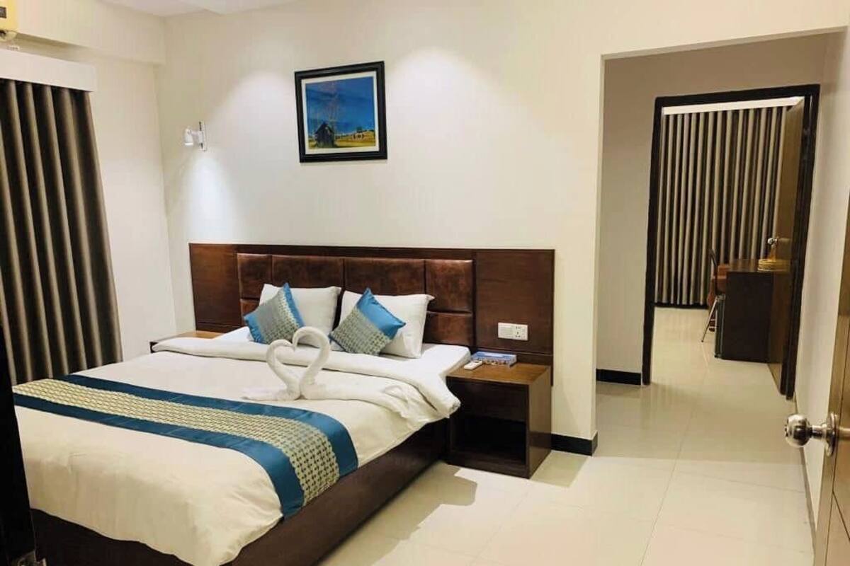 Family Suite | Desk, laptop workspace, soundproofing, free WiFi