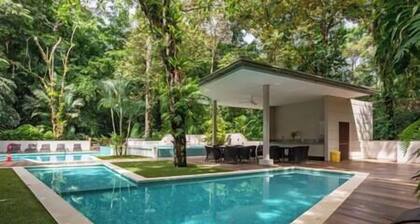 Beachfront Jungle Luxury! 3BD Penthouse Uvita