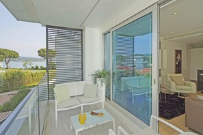 Apartment, Poolblick | Balkon