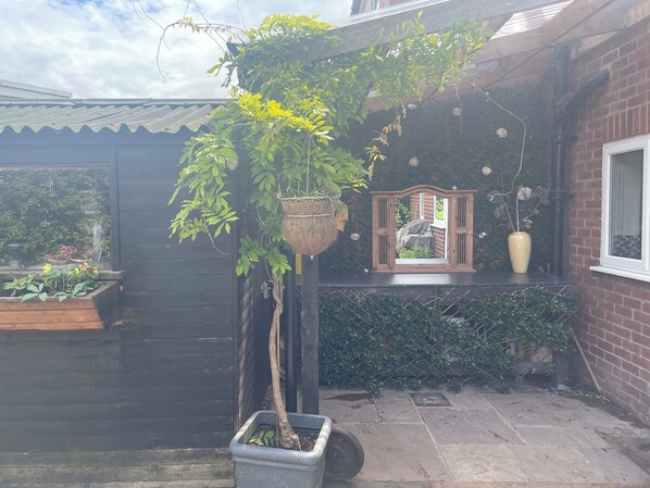 House | Property grounds - Charming Green Retreat in Idyllic Eccleston (Chorley)