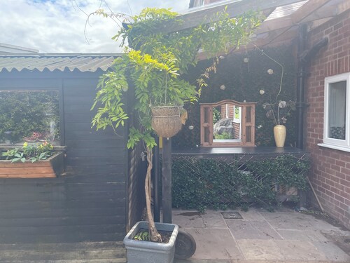 Charming Green Retreat in Idyllic Eccleston