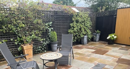 Charming Green Retreat in Idyllic Eccleston