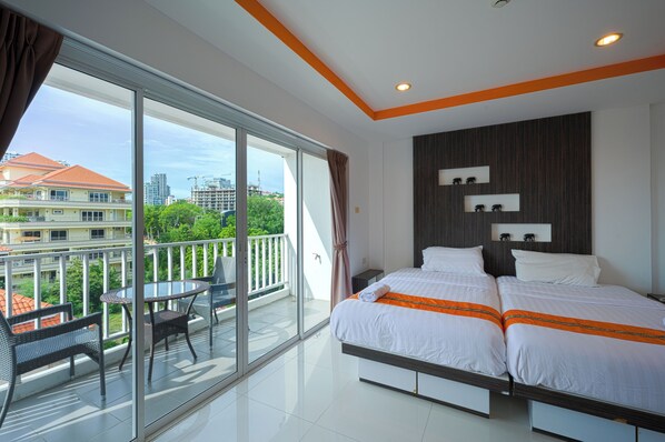 Basic Studio, Balcony - New Nordic Vip 3 by Apartwell (Pattaya)