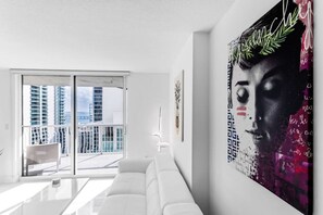 TV, ping pong - Magnificent Ocean Sky Residence (Miami)