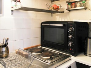 Frigorifero, forno, macchina per tè/caffè