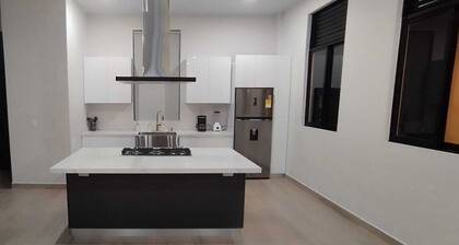 Escape to Serenity: Luxurious Villa with Pool and Breathtaking Views