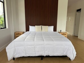 5 bedrooms, iron/ironing board, free WiFi, bed sheets - Escape to Serenity: Luxurious Villa with Pool and Breathtaking Views (Restrepo)