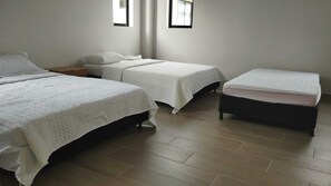 5 عدّة غرف نوم ومكواة/لوح كي وواي فاي مجانًا وملاءات أسرّة