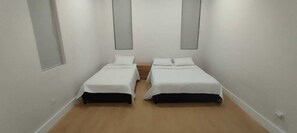 5 عدّة غرف نوم ومكواة/لوح كي وواي فاي مجانًا وملاءات أسرّة