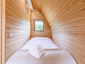1 bedroom, bed sheets