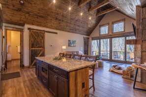 Interior - Stillness Springs at Eagles Nest (Banner Elk)