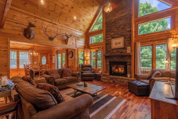 Living area - Windswept Vistas (Boone)