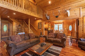 Living area - Windswept Vistas (Boone)