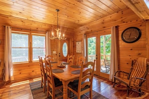 Dining - Windswept Vistas (Boone)