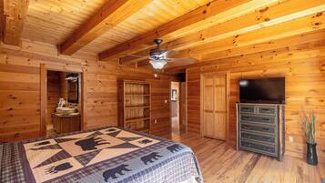 4 bedrooms, individually decorated, individually furnished, bed sheets