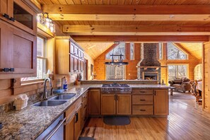 House, Multiple Beds, Patio, Mountain View (Whiskey Bear Escape) | Private kitchen | Coffee/tea maker - Whiskey Bear Escape (Fleetwood)