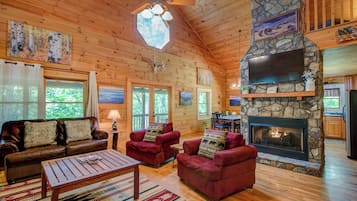 Cabin, Multiple Beds, Hot Tub, Mountain View (Bella Woods Cabin) | Living area