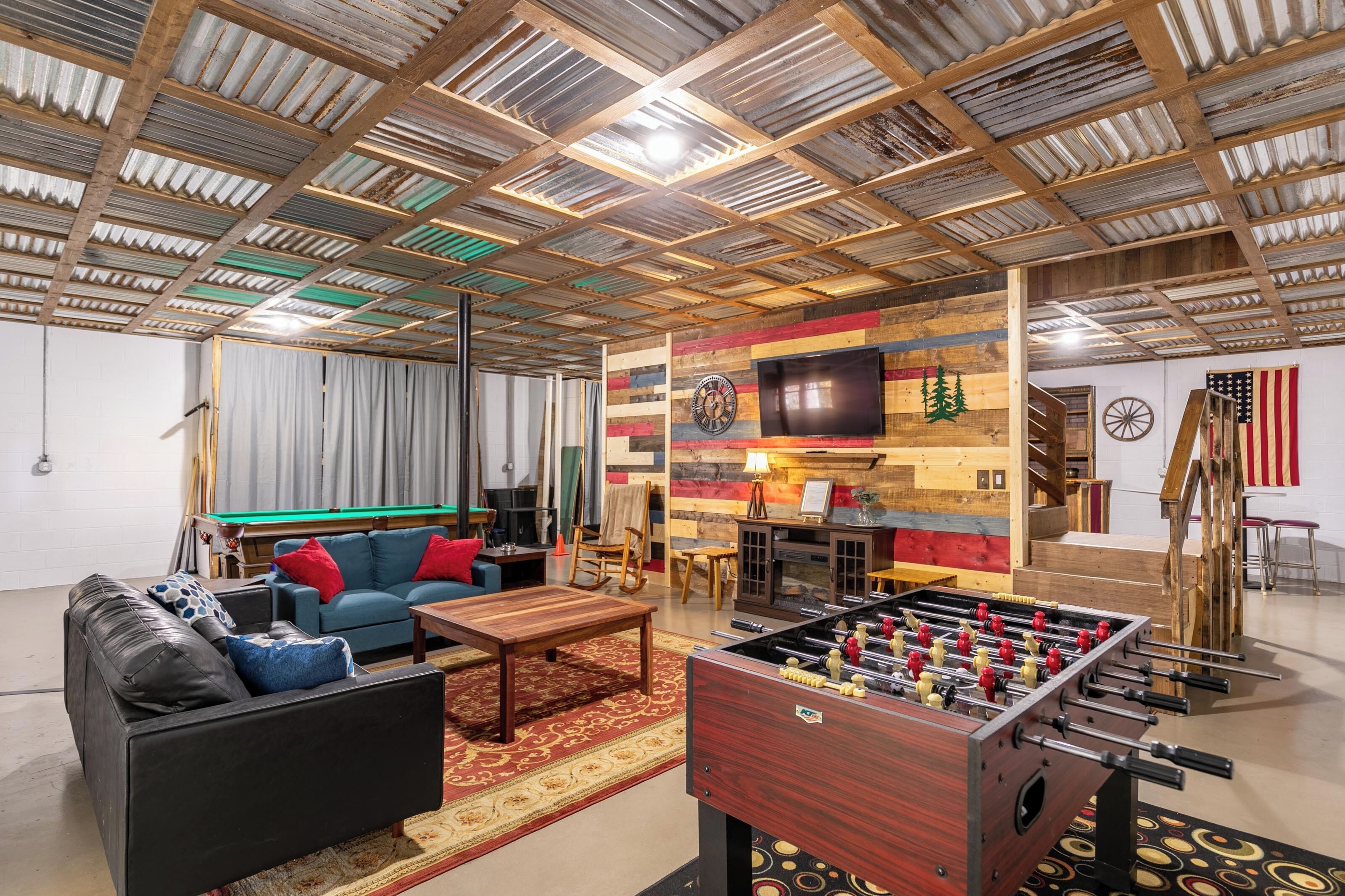 Cabin, Multiple Beds, Hot Tub, Mountain View (Bella Woods Cabin) | Games room