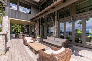 Outdoor dining - The Outside Inn at Eagles Nest (Banner Elk)