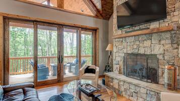 Cabin, Multiple Beds, Hot Tub, Mountain View (High Country Hideaway at Eagles Nest) | Living area