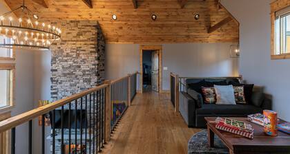 Bear Down Den at Eagles Nest