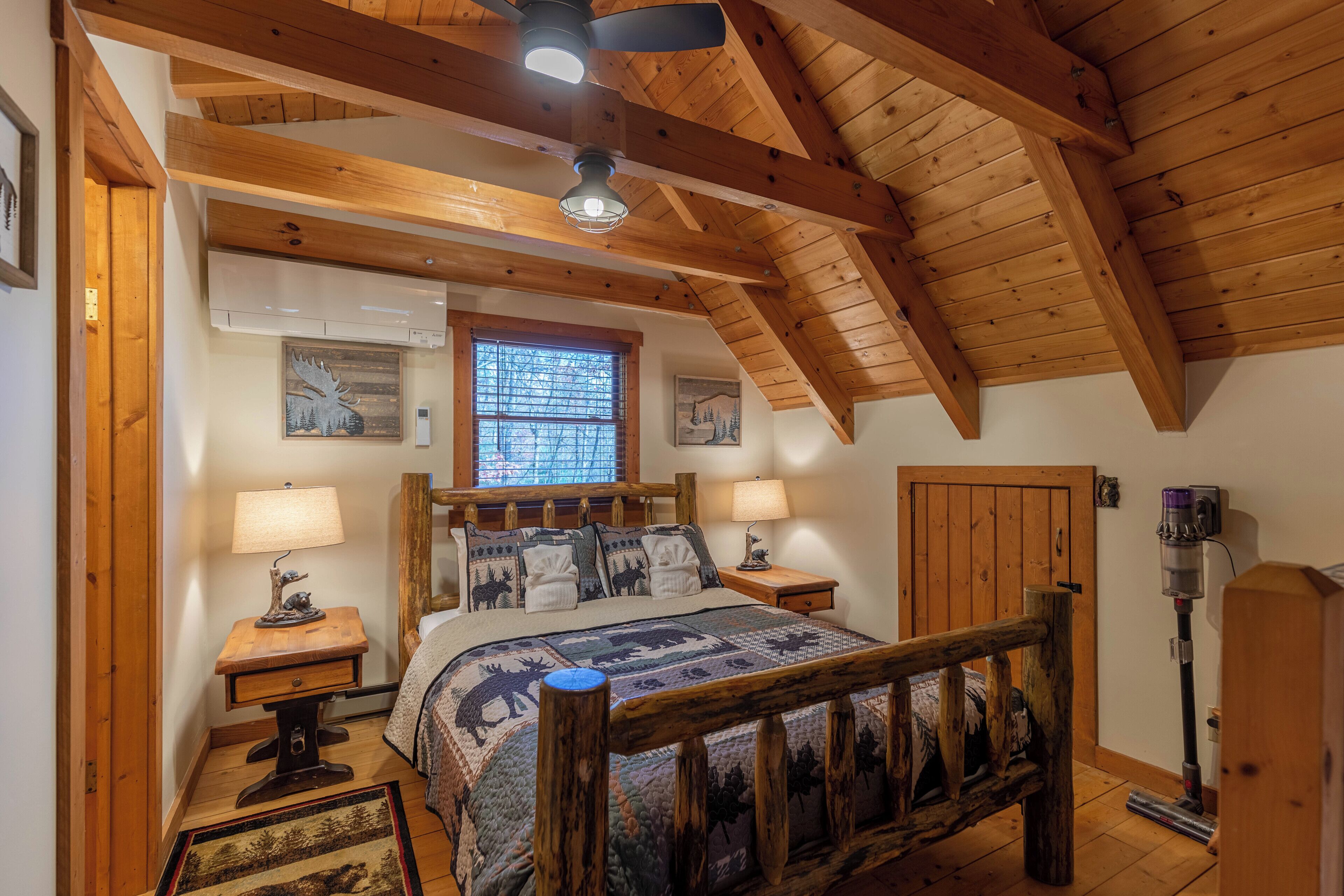 2 bedrooms, individually decorated, individually furnished, bed sheets