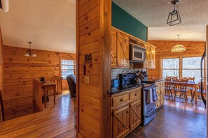 Interior - Pine Creek Cabin (Blowing Rock)