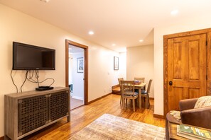 House, Multiple Beds, Patio, Mountain View (Peace of Mind at Hound Ears) | Interior